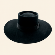 La Nutria Lee Van Cleef Black