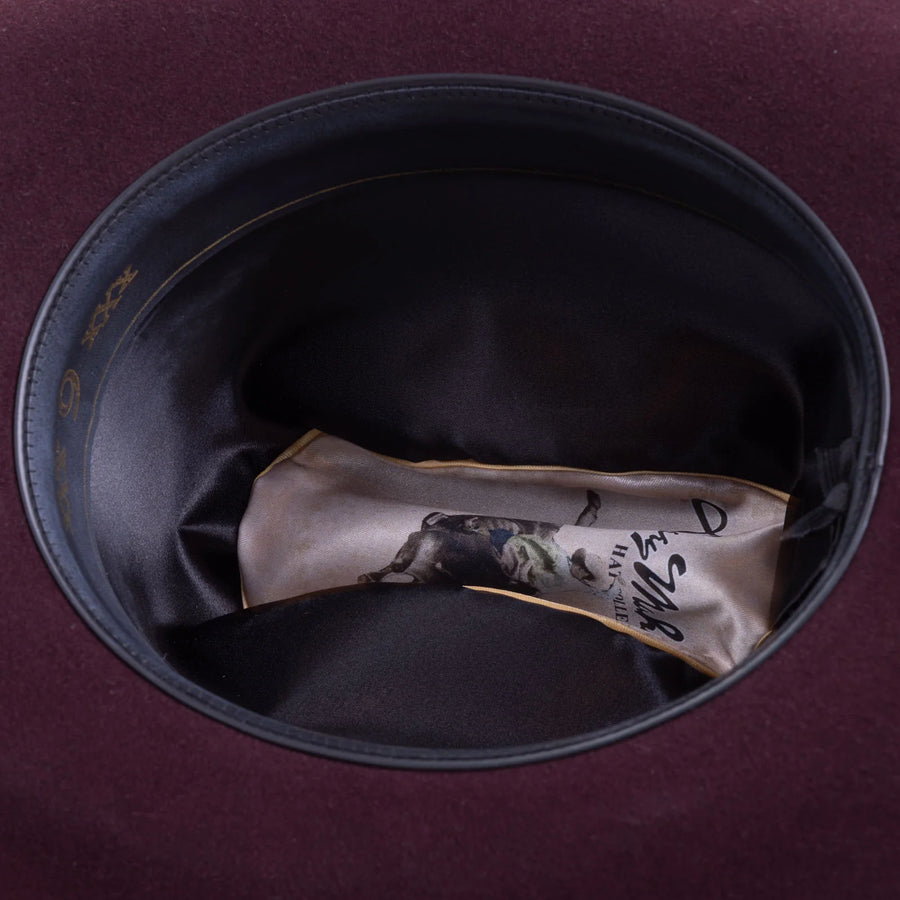 Sombrero Larry Mahan de pelo de conejo, vista interior con forro satinado y banda de cuero