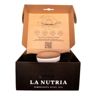 Caja Deluxe La Nutria abierta